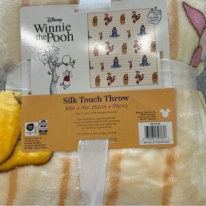 Disney Winnie the Pooh Plush Blanket - Yellow and Cream